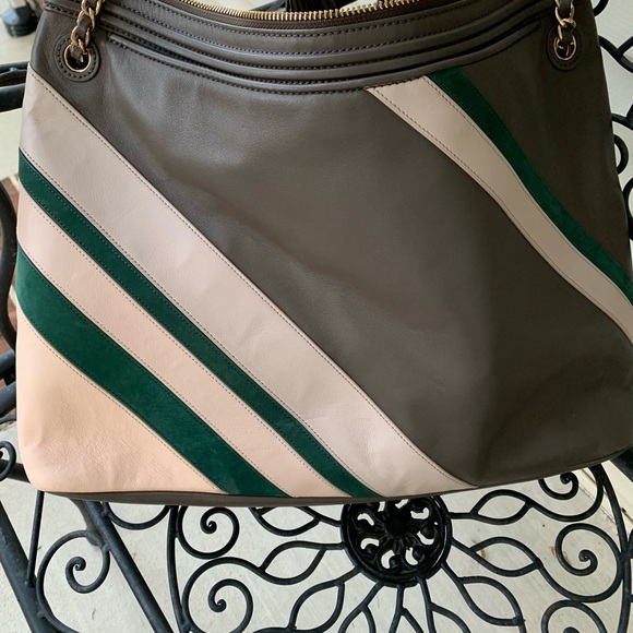 ♦️AUTHENTIC TORY BURCH GREEN AND WHITE STRIPED SHOULDER BAG - Picture 3 of 8
